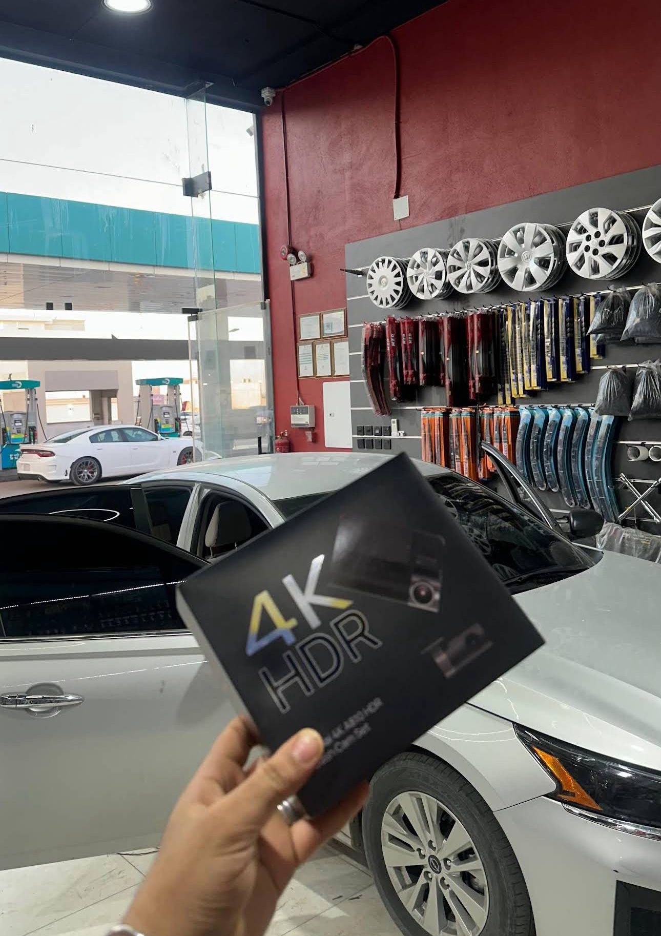 Car accessories including dash cams, rims and wipers - إكسسوارات ومستلزمات السيارات